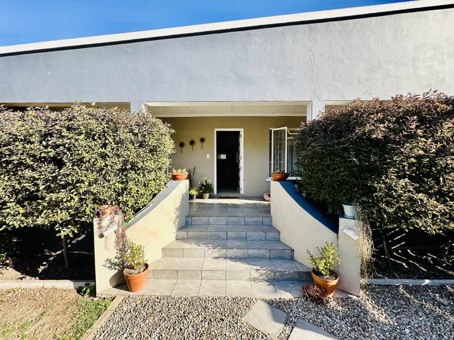 6 Bedroom Property for Sale in Onrus Western Cape